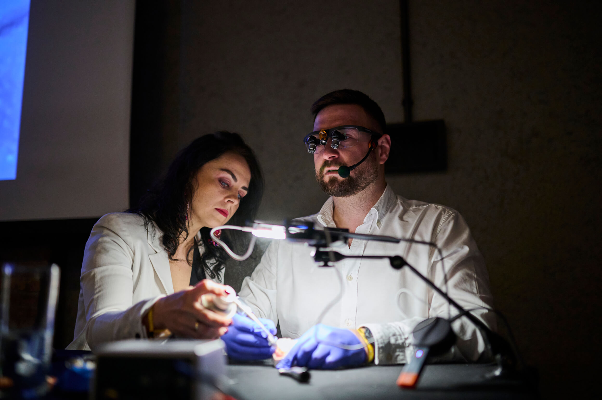 Optical ID - Konferencja stomatologiczna Skill Up Dent 2026 - praca w lupie lek dent Karol Babiński